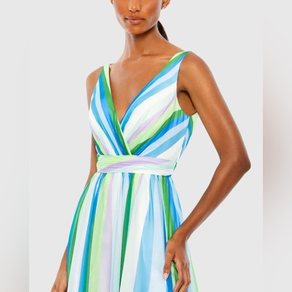 MAC DUGGAL 68151 NWT Striped Multi Sleeveless Gown - Picture 4 of 5